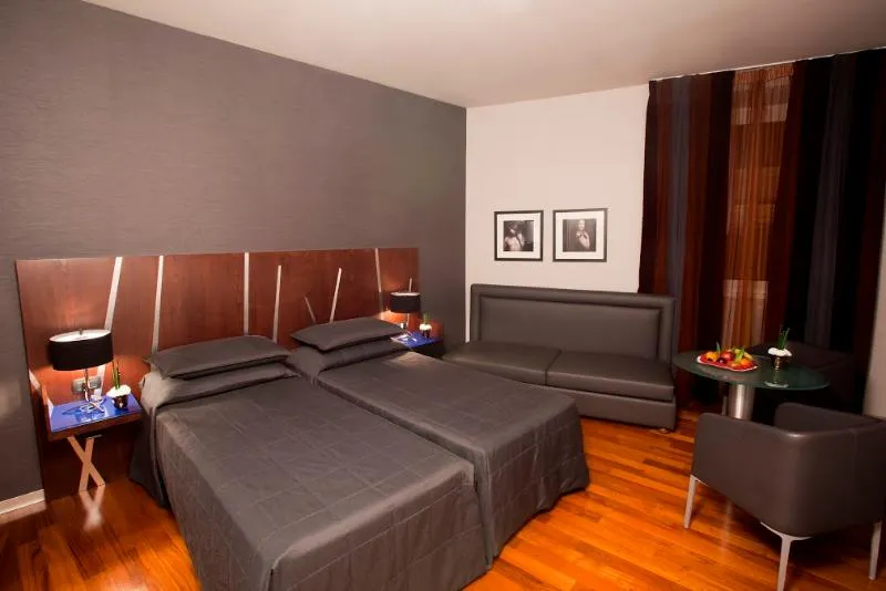 TRIPLE DELUXE Room, Valadier, Rome