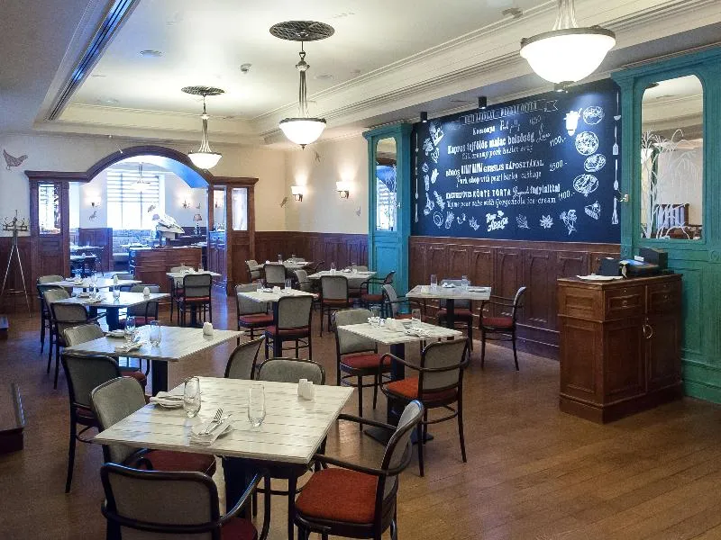 Bar, Danubius Hotel Gellert, Budapest