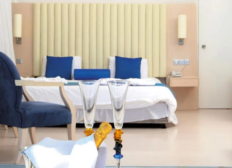TWIN SEA VIEW Room, Vrissiana Beach Hotel, Cyprus