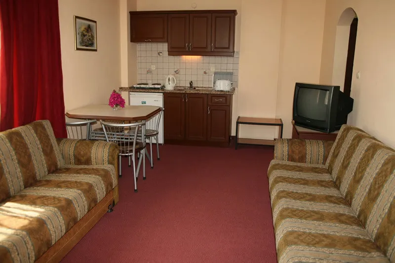 Room, Imperial Apartments, Dalaman