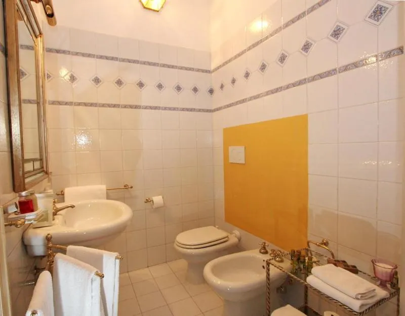 APARTMENT CAPACITY 4 ONE BEDROOM Room, Florence View Apartments, Florence