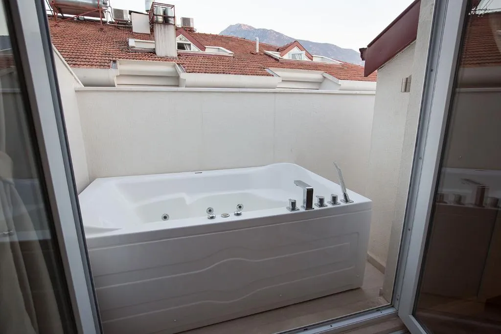 SUITE WITH JACUZZI Room, The Pine Hill Hotel & Suites, Dalaman