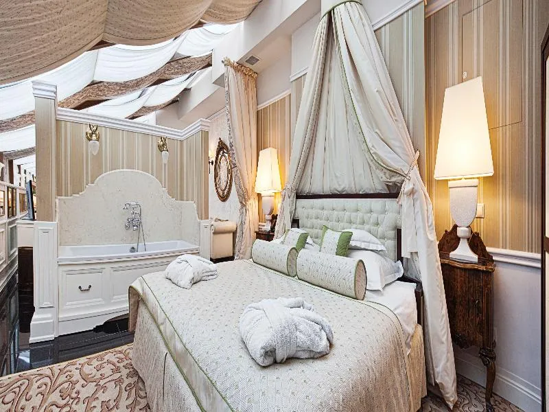 SUITE DELUXE Room, The Bonerowski Palace, Krakow