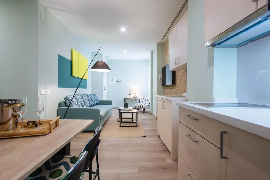 APARTMENT CAPACITY 5 TWO BEDROOMS Room, Sercotel Sevilla Guadalquivir Suites, Seville