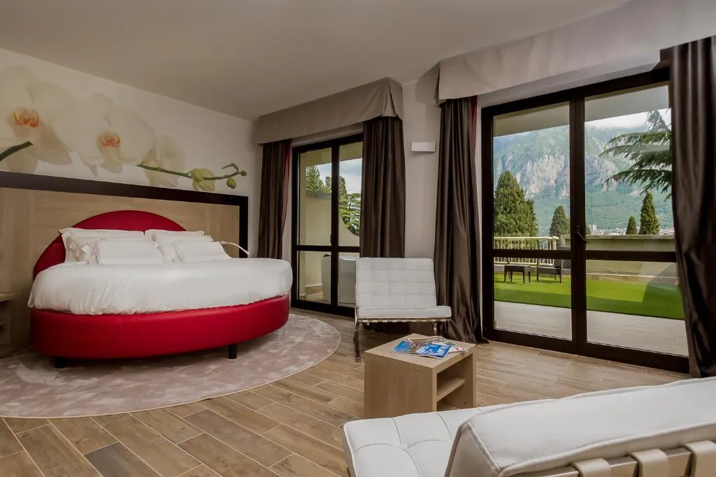 JUNIOR SUITE WITH JACUZZI WITH VIEWS Room, Hotel Griso Collection, Milan