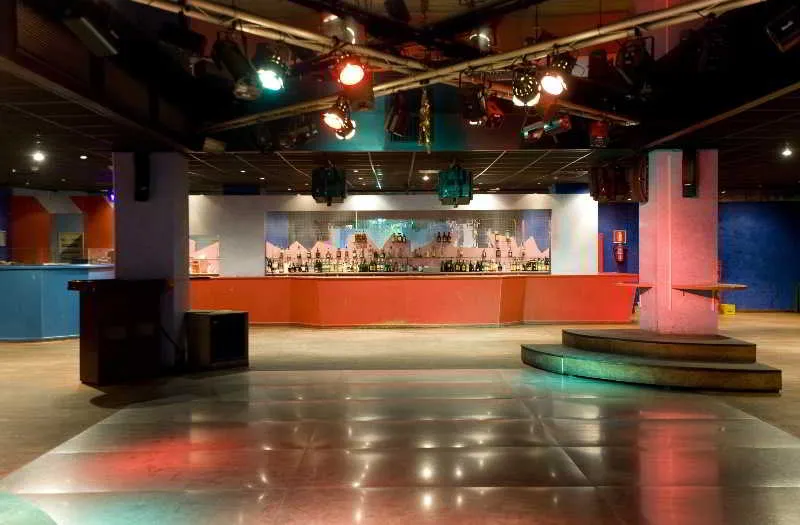Sports and Entertainment, Louty Simba, Valencia