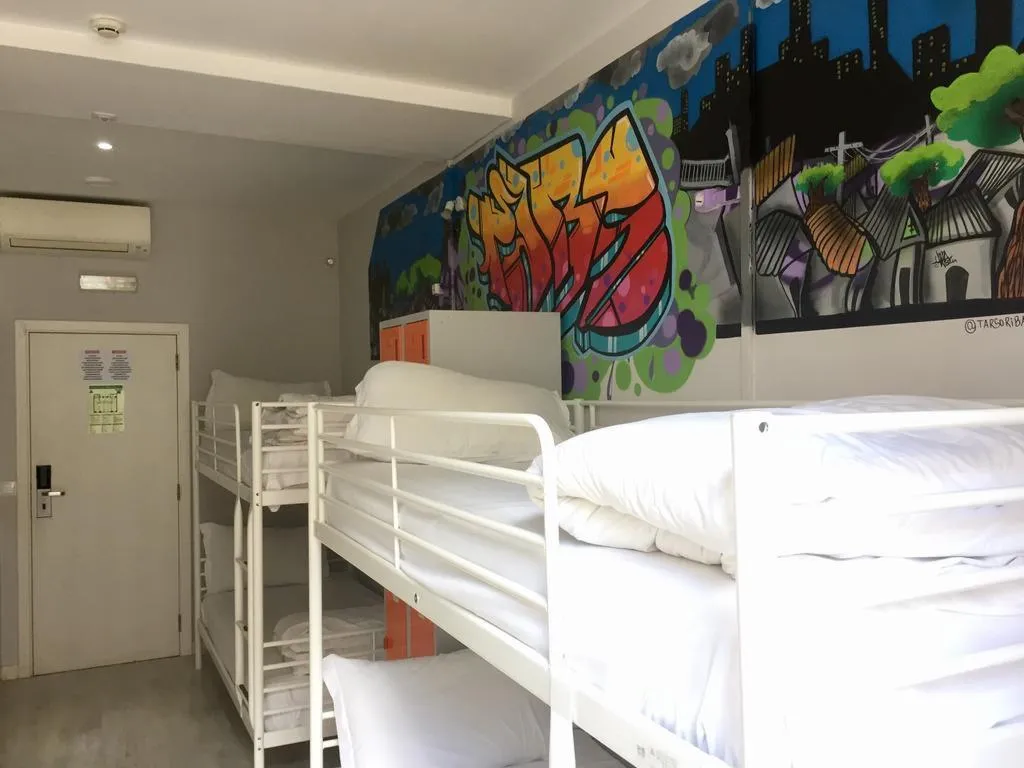 QUADRUPLE STANDARD Room, Golden Tram 242 Lisbonne Hostel, Lisbon