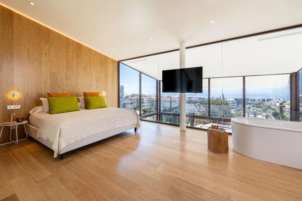 VILLA THREE BEDROOMS THREE BATHROOMS Room, Leiro Residences - Preferred Hotels & Resorts, Costa Del Sol