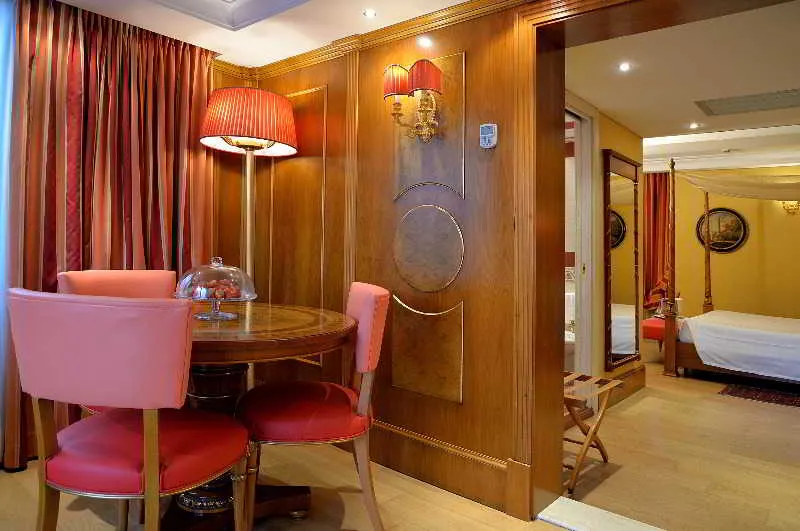 Room, Hotel Homs, Rome