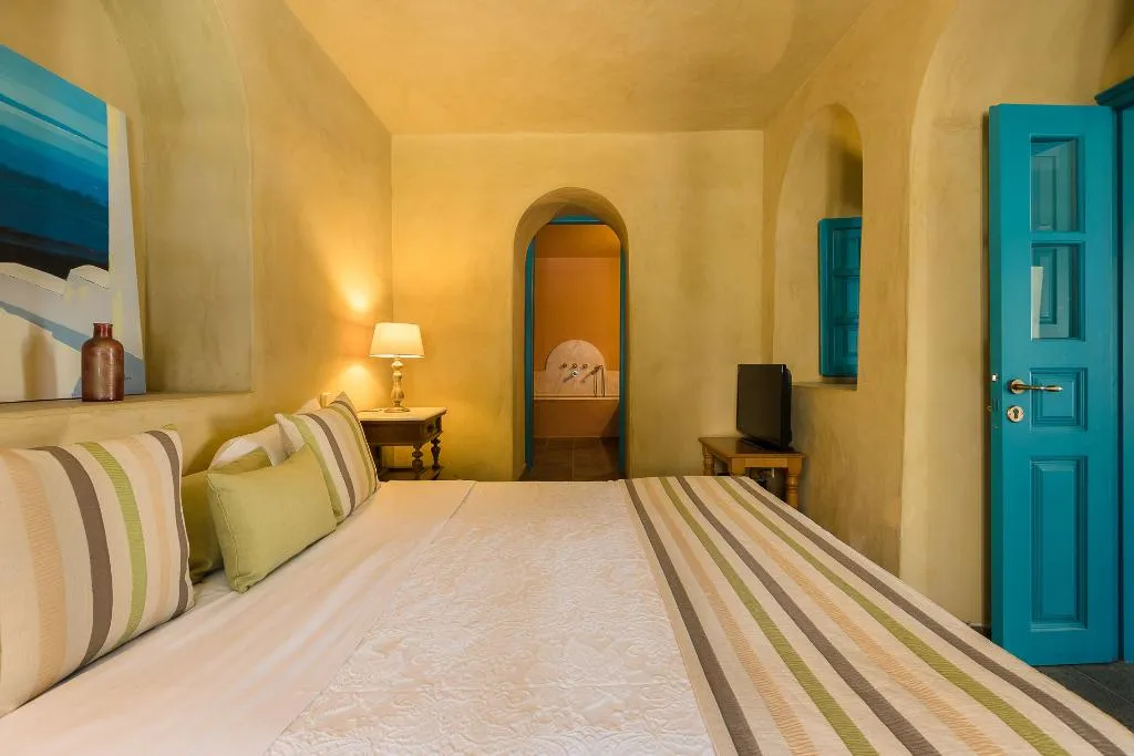 SUITE DELUXE TWO BEDROOM Room, Zannos Melathron Hotel By Omilos Hotels, Santorini
