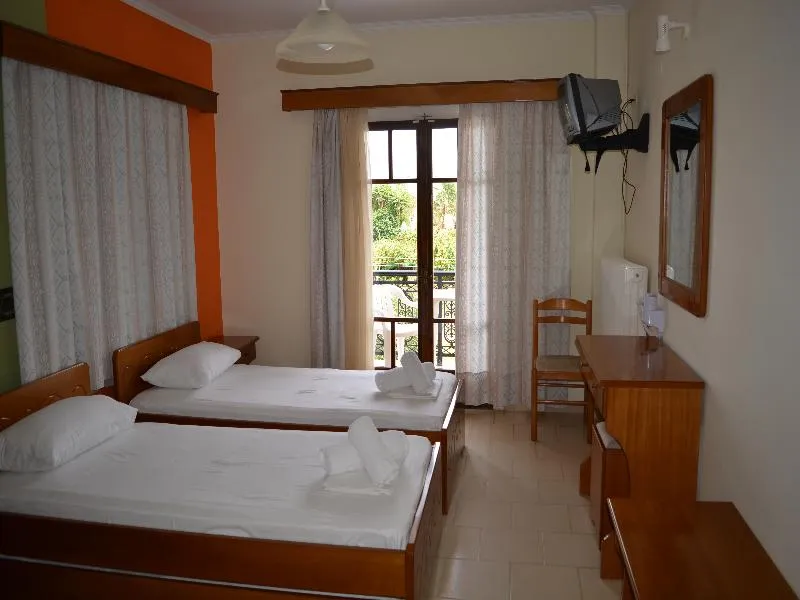 STUDIO CAPACITY 2 Room, Montes Studios & Apartments, Zante