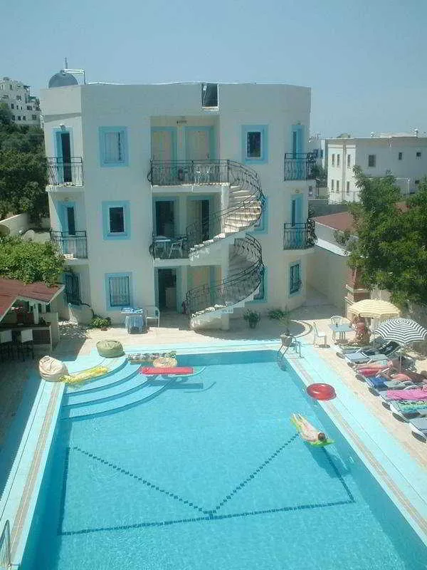 Pool, Merve, Bodrum