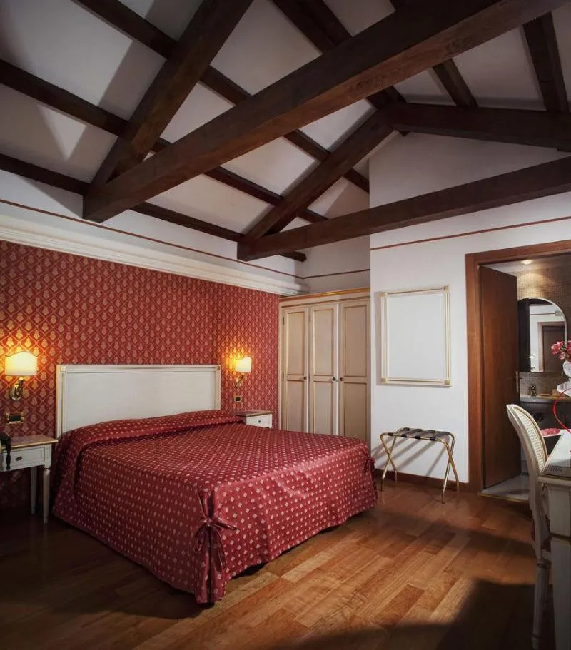 Room, Ca' d'Oro, Venice