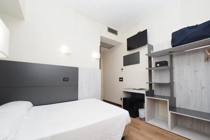 DOUBLE STANDARD Room, Osimar, Rome