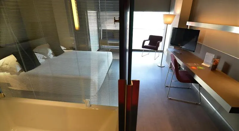 DOUBLE STANDARD Room, Soho, Barcelona