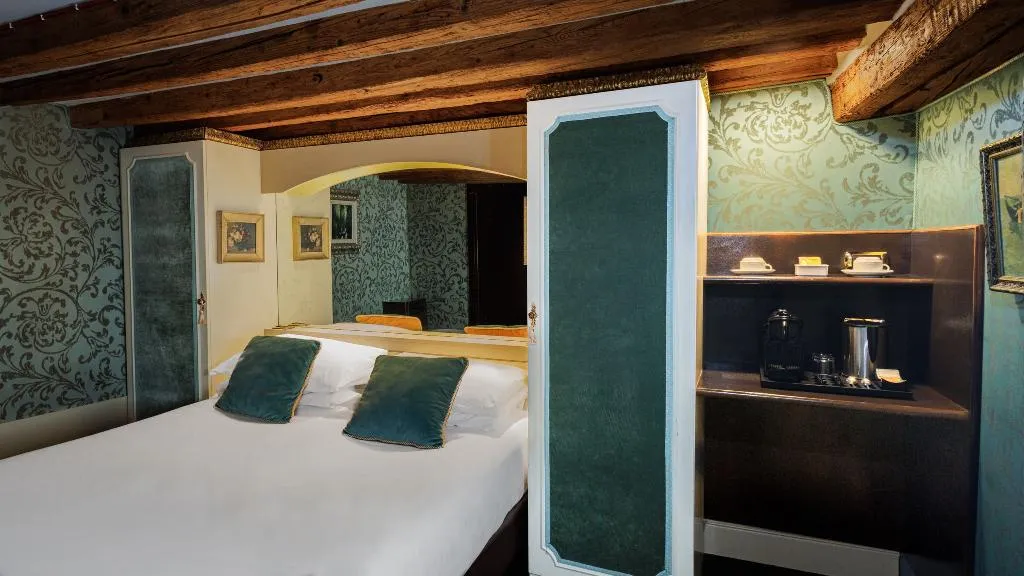 DOUBLE STANDARD Room, Palazzo Paruta, Venice