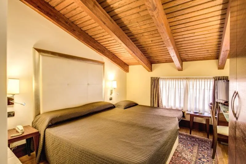 TRIPLE STANDARD Room, The Strand, Rome
