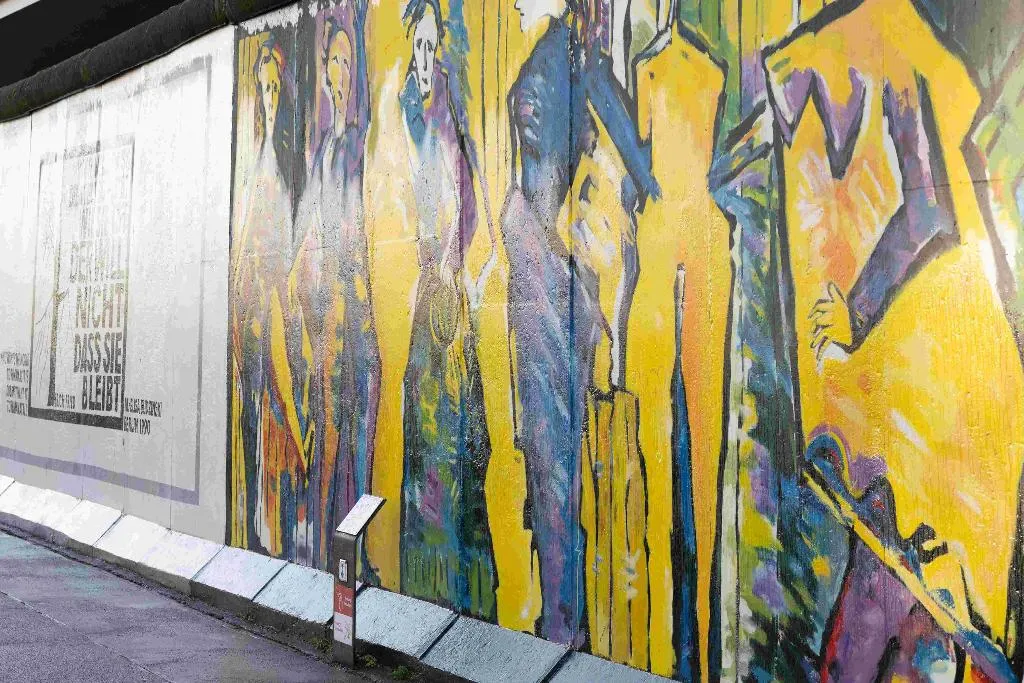 General view, Locke at East Side Gallery, Friedrichshain, Berlin