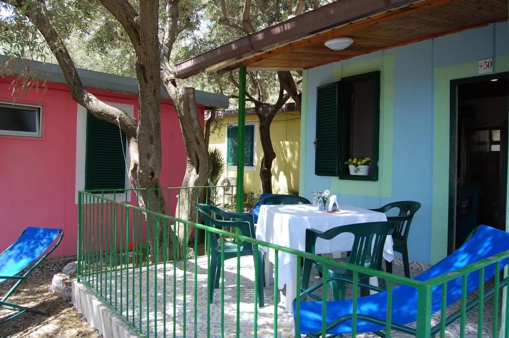 BUNGALOW TWO BEDROOMS Room, Marina del Cantone Chalet, Naples
