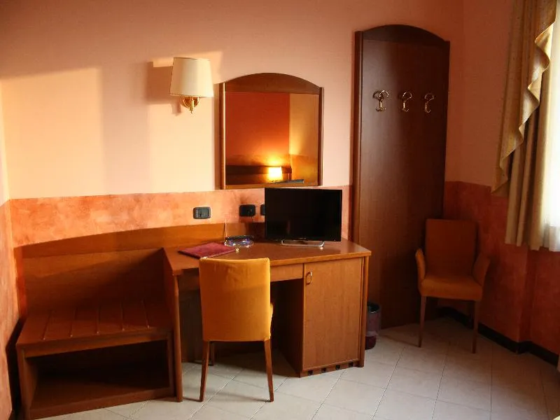 Room, Hotel Majestic - Linate Airport, Milan