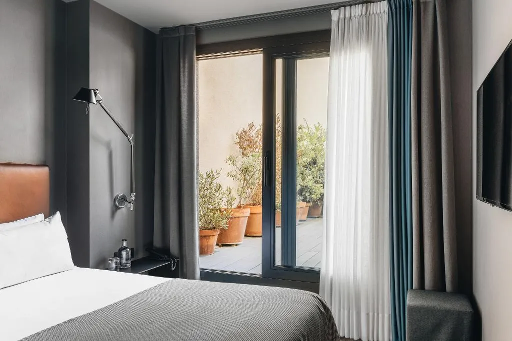 DOUBLE ECONOMY Room, Uma House by Yurbban Trafalgar, Barcelona