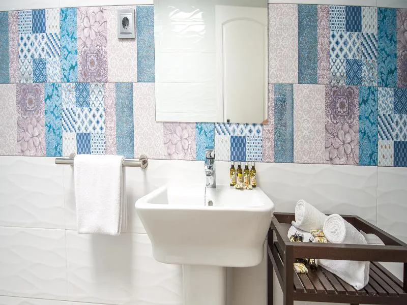 Room, Ona Aucanada, Majorca