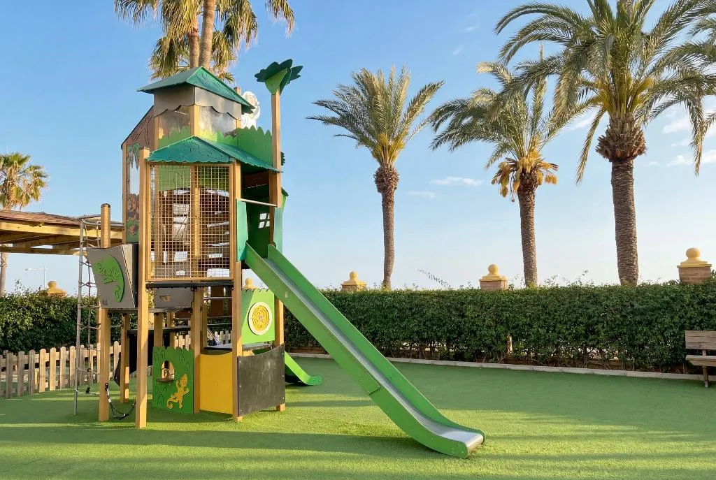 Sports and Entertainment, Iberostar Waves Málaga Playa, Costa Del Sol