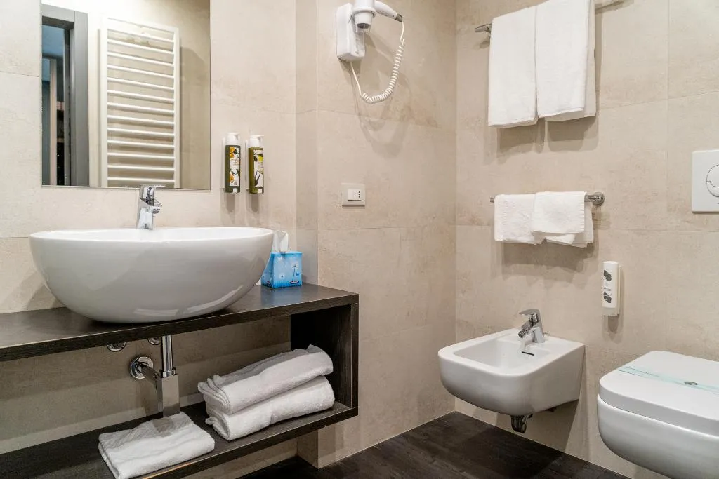 Double or Twin COMFORT Room, Hotel Désirée by Double Hospitality, Milan
