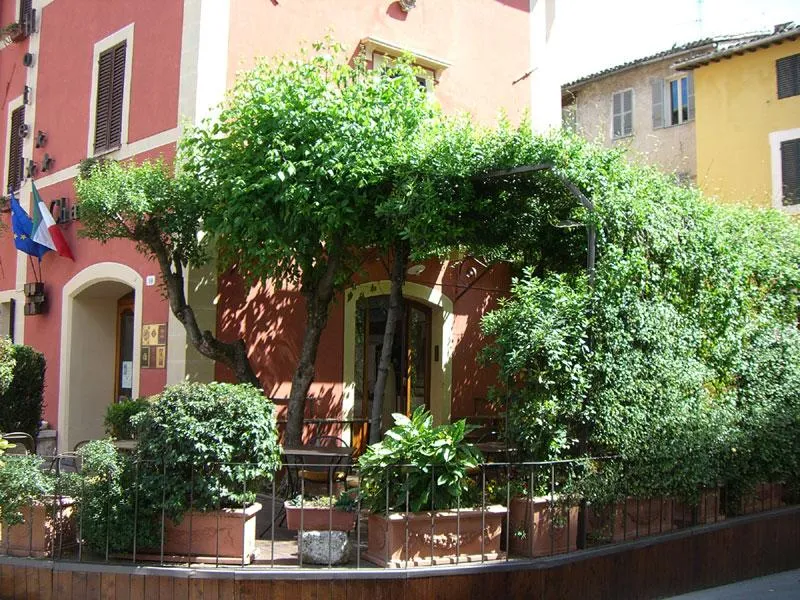 Terrace, Charleston, Perugia
