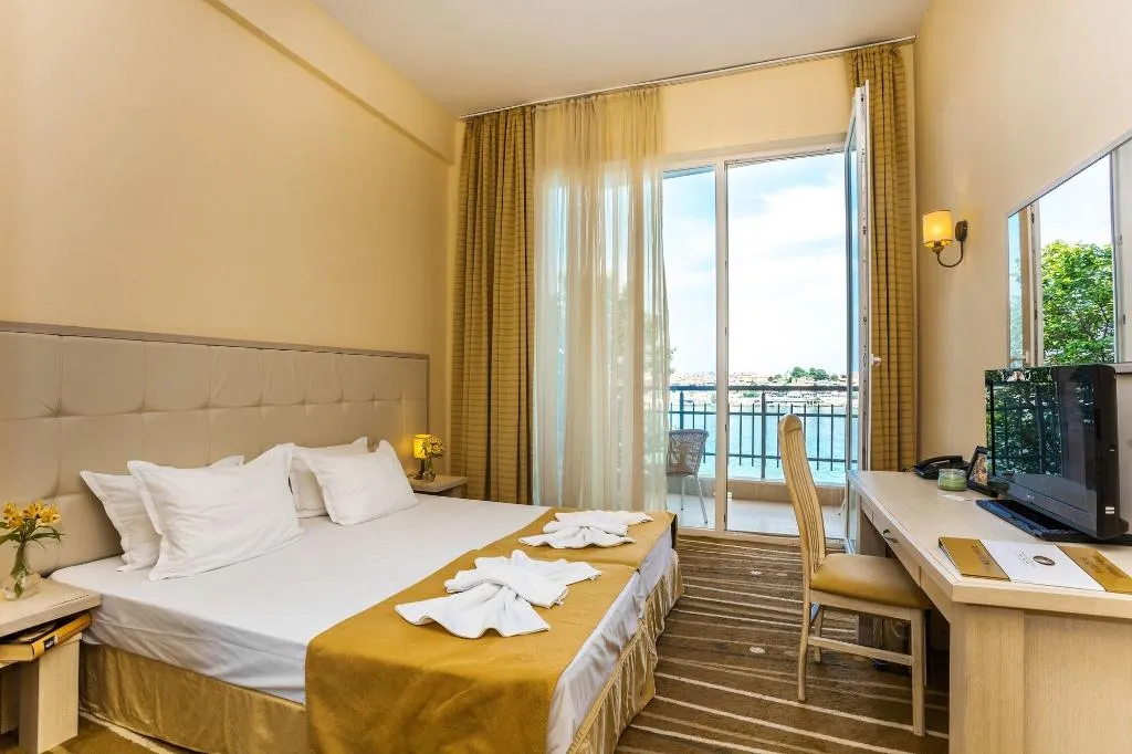 Room, Coral, Bourgas