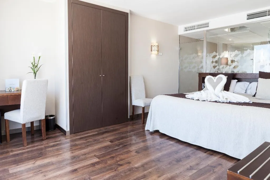 Room, Don Paco, Seville