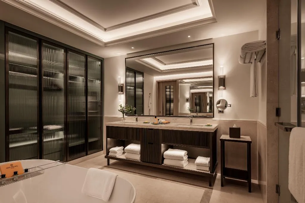 DOUBLE CLUB CITY VIEW Room, Giza Palace, Cairo
