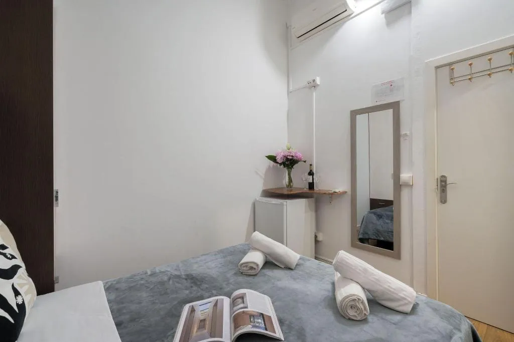 Room, Break BCN - Hostal & Coffeebar, Barcelona