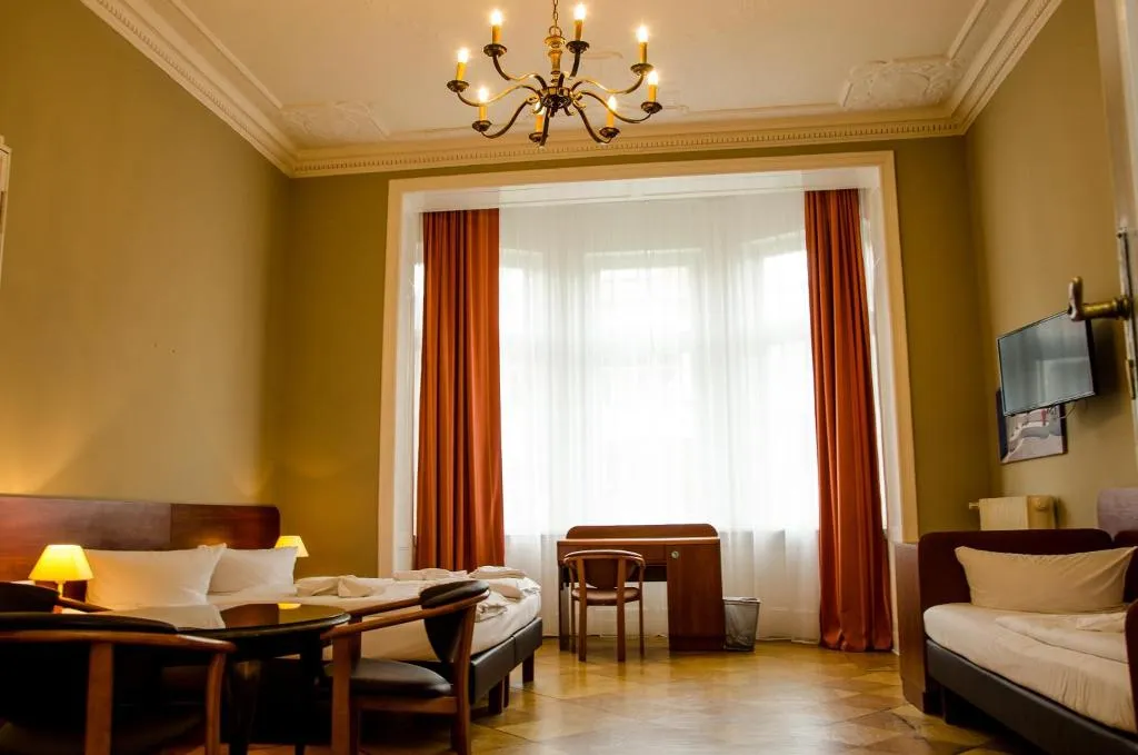 QUADRUPLE CLASSIC Room, Astrid, Berlin