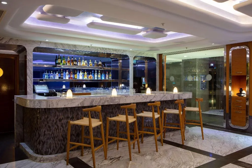 Bar, DoubleTree by Hilton Kusadasi, Izmir