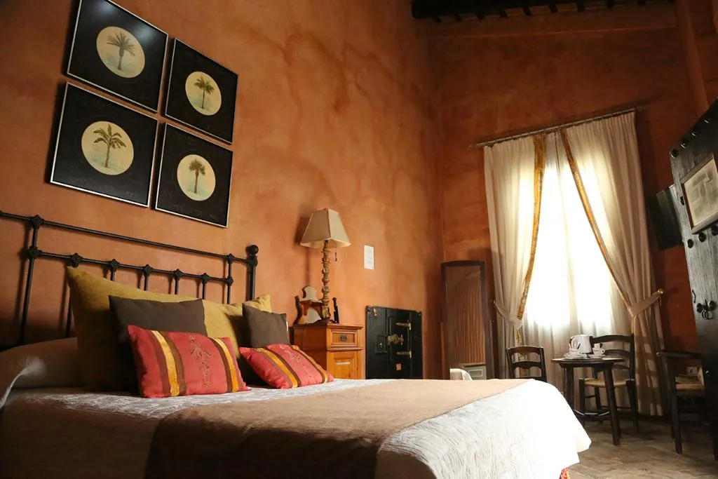 Room, La Casona de Calderon, Seville