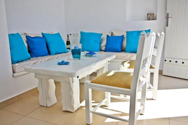 SUITE WITH JACUZZI Room, Blue Perla Elegand Suites, Santorini
