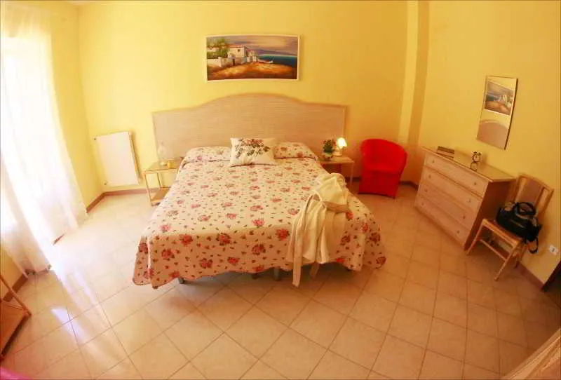 Room, Maremonti, Naples