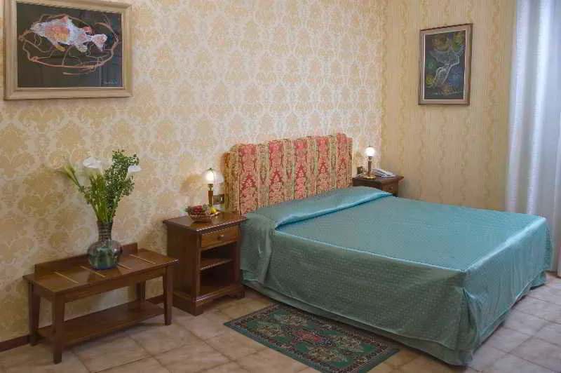 Room, Hotel Beatrice, Florence