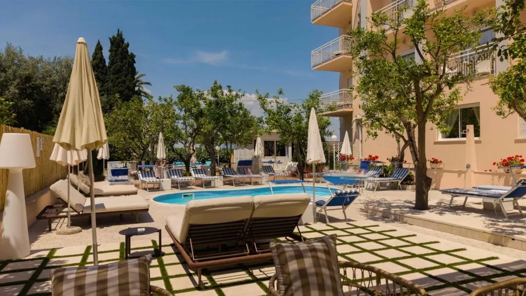 Pool, Hotel Regina Sorrento, Naples