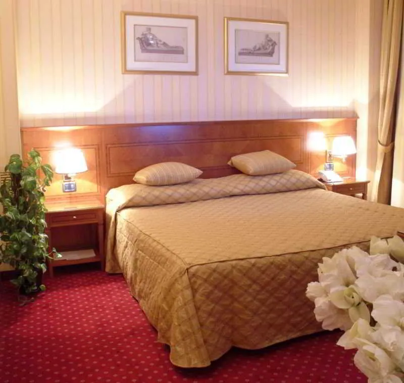 Room, Windsor, Milan