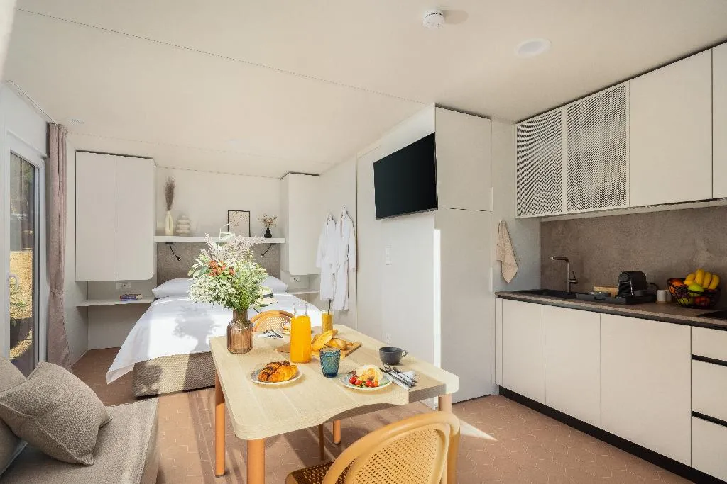 VILLA PREMIUM ONE BEDROOM Room, Pinadria Camping Resort, Split