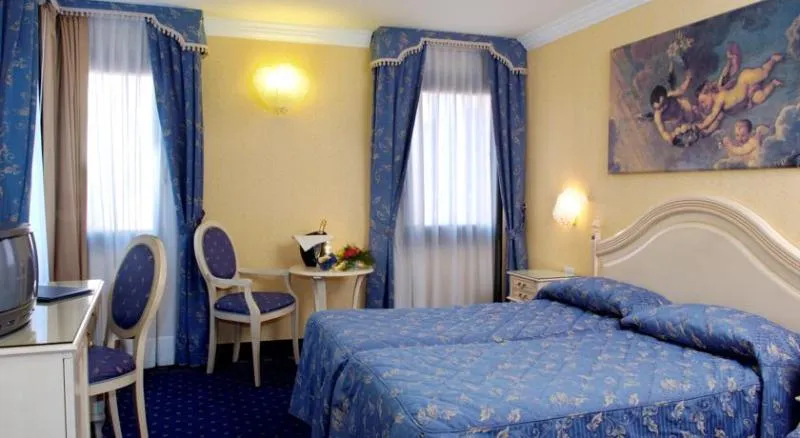 TRIPLE STANDARD Room, Ca' Formenta, Venice