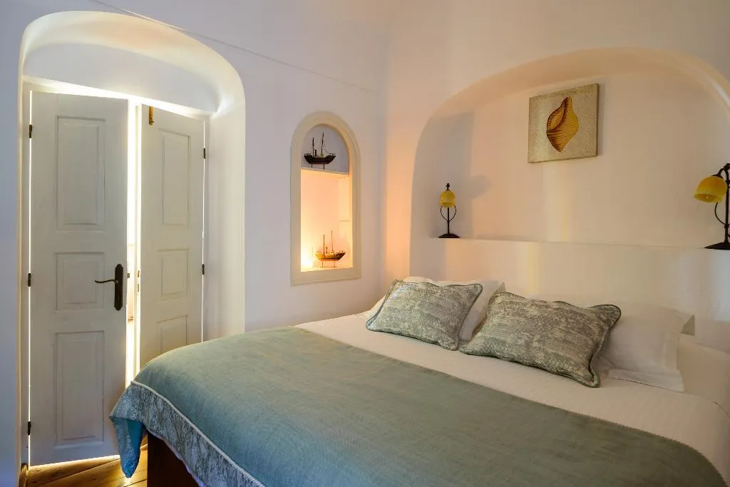 VILLA WITH JACUZZI Room, Fanari Villas, Santorini
