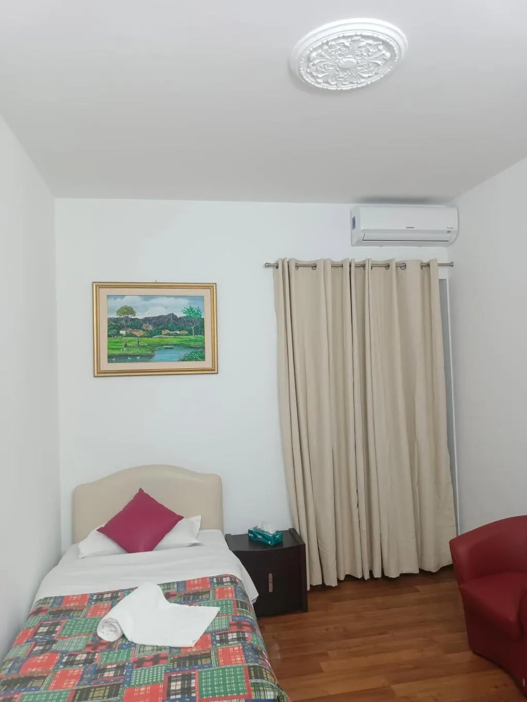 SINGLE WITH BALCONY Room, Two Ducks Hostel, Naples