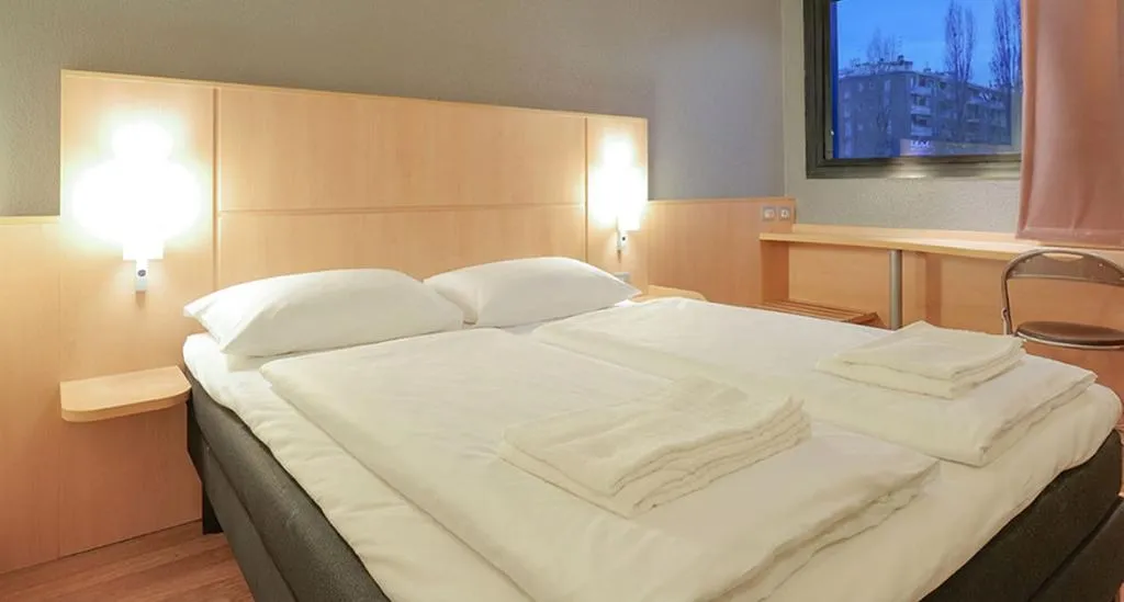 Room, a&o Hostel Milano Ca Granda, Milan