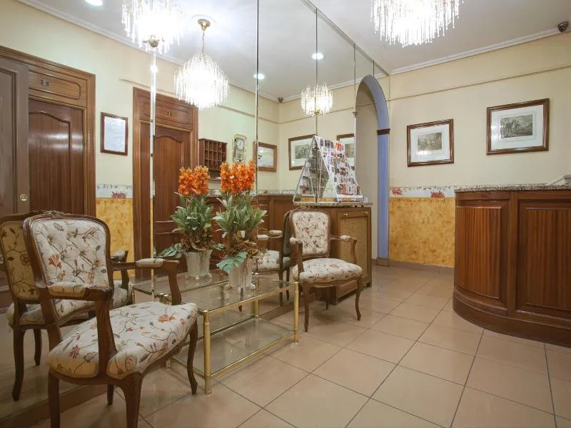 Lobby, Hostal Maria Luisa, Madrid