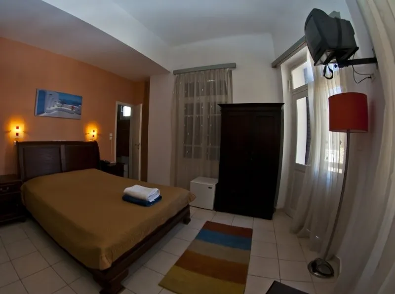 Room, Krystal, Crete