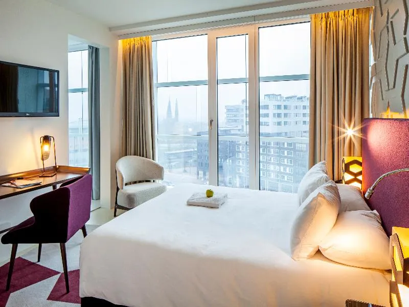 DOUBLE SINGLE USE CITY VIEW QUEEN BED Room, Room Mate Aitana, Amsterdam, Amsterdam