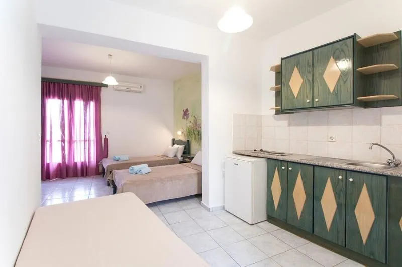STUDIO CAPACITY 3 Room, Stefanis House, Skiathos